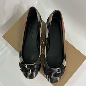 Burberry Avonwick Flats Sz 36 EU